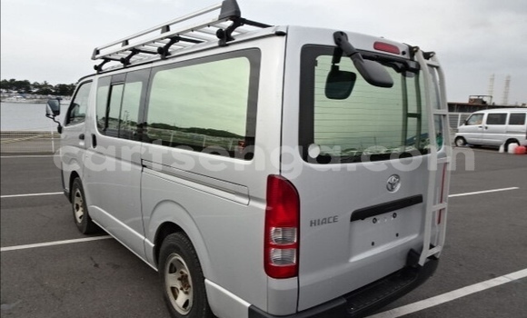 Nunua Ilio tumika Toyota Hiace Silver Gari ndani ya Ezulwini nchini Hhohho Nunua Ilio tumika Toyota Hiace Silver Gari ndani ya Ezulwini nchini Hhohho