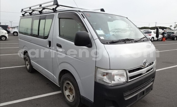 Nunua Ilio tumika Toyota Hiace Silver Gari ndani ya Ezulwini nchini Hhohho Nunua Ilio tumika Toyota Hiace Silver Gari ndani ya Ezulwini nchini Hhohho