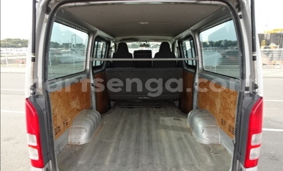 Nunua Ilio tumika Toyota Hiace Silver Gari ndani ya Ezulwini nchini Hhohho Nunua Ilio tumika Toyota Hiace Silver Gari ndani ya Ezulwini nchini Hhohho