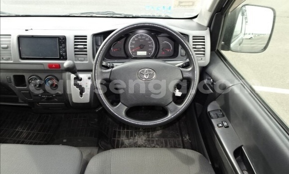 Nunua Ilio tumika Toyota Hiace Silver Gari ndani ya Ezulwini nchini Hhohho Nunua Ilio tumika Toyota Hiace Silver Gari ndani ya Ezulwini nchini Hhohho