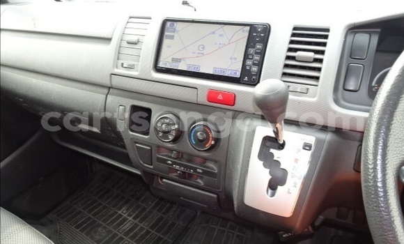 Nunua Ilio tumika Toyota Hiace Silver Gari ndani ya Ezulwini nchini Hhohho Nunua Ilio tumika Toyota Hiace Silver Gari ndani ya Ezulwini nchini Hhohho