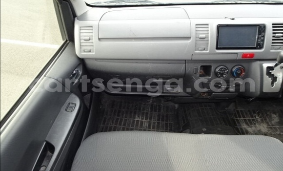 Nunua Ilio tumika Toyota Hiace Silver Gari ndani ya Ezulwini nchini Hhohho Nunua Ilio tumika Toyota Hiace Silver Gari ndani ya Ezulwini nchini Hhohho