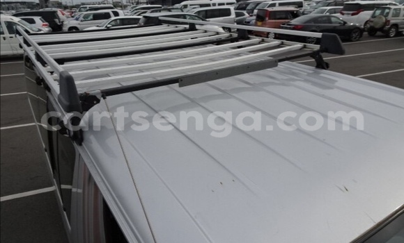 Nunua Ilio tumika Toyota Hiace Silver Gari ndani ya Ezulwini nchini Hhohho Nunua Ilio tumika Toyota Hiace Silver Gari ndani ya Ezulwini nchini Hhohho