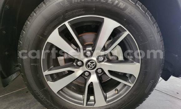 Nunua Ilio tumika Toyota RAV4 White Gari ndani ya Ezulwini nchini Hhohho Nunua Ilio tumika Toyota RAV4 White Gari ndani ya Ezulwini nchini Hhohho