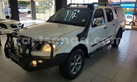 Buy Used Nissan Navara White Car in Ezulwini in Hhohho Buy Used Nissan Navara White Car in Ezulwini in Hhohho