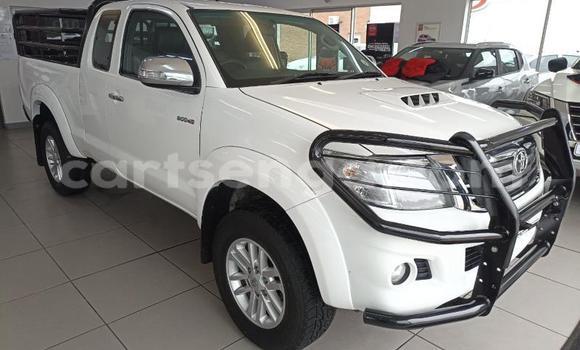 Nunua Ilio tumika Toyota Hilux White Gari ndani ya Ezulwini nchini Hhohho Nunua Ilio tumika Toyota Hilux White Gari ndani ya Ezulwini nchini Hhohho