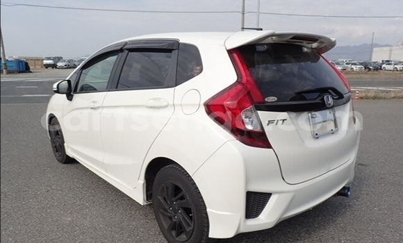 Acheter Occasion Voiture Honda FIT Blanc à Ezulwini, Hhohho Acheter Occasion Voiture Honda FIT Blanc à Ezulwini, Hhohho