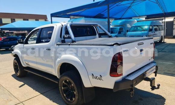Nunua Ilio tumika Toyota Hilux White Gari ndani ya Ezulwini nchini Hhohho Nunua Ilio tumika Toyota Hilux White Gari ndani ya Ezulwini nchini Hhohho