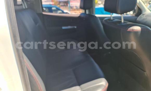 Nunua Ilio tumika Toyota Hilux White Gari ndani ya Ezulwini nchini Hhohho Nunua Ilio tumika Toyota Hilux White Gari ndani ya Ezulwini nchini Hhohho