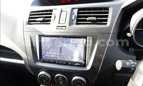 Buy Used Mazda Premacy Silver Car in Ezulwini in Hhohho Buy Used Mazda Premacy Silver Car in Ezulwini in Hhohho