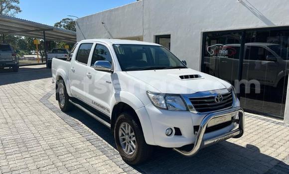 Buy Used Toyota Hilux White Car in Ezulwini in Hhohho Buy Used Toyota Hilux White Car in Ezulwini in Hhohho