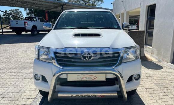 Buy Used Toyota Hilux White Car in Ezulwini in Hhohho Buy Used Toyota Hilux White Car in Ezulwini in Hhohho