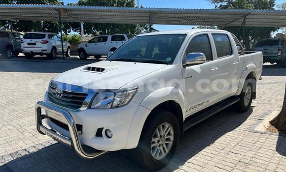 Buy Used Toyota Hilux White Car in Ezulwini in Hhohho Buy Used Toyota Hilux White Car in Ezulwini in Hhohho