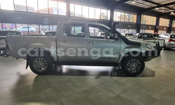 Nunua Ilio tumika Toyota Hilux Silver Gari ndani ya Ezulwini nchini Hhohho
