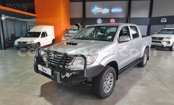 Buy Used Toyota Hilux Silver Car in Ezulwini in Hhohho Buy Used Toyota Hilux Silver Car in Ezulwini in Hhohho