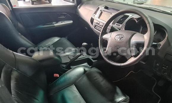 Buy Used Toyota Hilux Silver Car in Ezulwini in Hhohho Buy Used Toyota Hilux Silver Car in Ezulwini in Hhohho