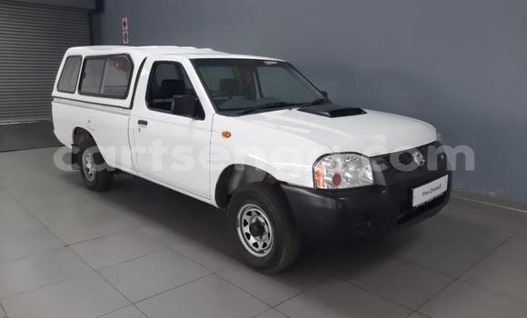 Nunua Ilio tumika Nissan NP 300 White Gari ndani ya Ezulwini nchini Hhohho