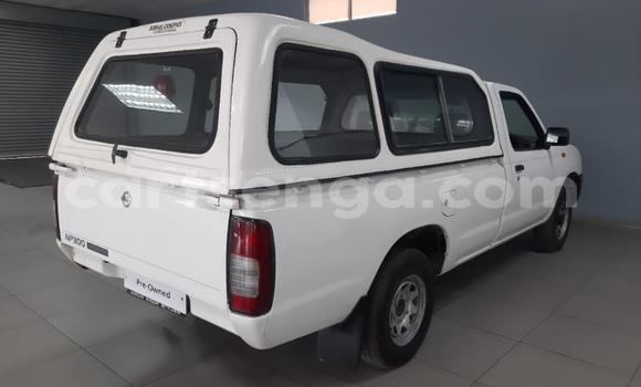 Buy Used Nissan NP 300 White Car in Ezulwini in Hhohho Buy Used Nissan NP 300 White Car in Ezulwini in Hhohho