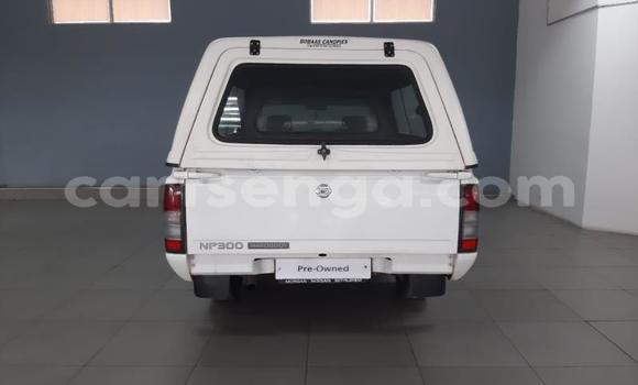 Buy Used Nissan NP 300 White Car in Ezulwini in Hhohho Buy Used Nissan NP 300 White Car in Ezulwini in Hhohho