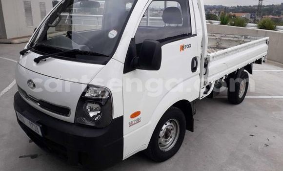 Buy Used Kia K7 White Car in Ezulwini in Hhohho Buy Used Kia K7 White Car in Ezulwini in Hhohho