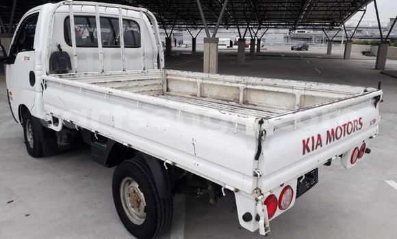 Buy Used Kia K7 White Car in Ezulwini in Hhohho Buy Used Kia K7 White Car in Ezulwini in Hhohho