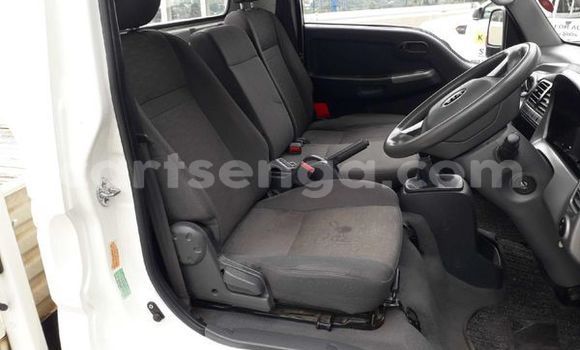 Buy Used Kia K7 White Car in Ezulwini in Hhohho Buy Used Kia K7 White Car in Ezulwini in Hhohho