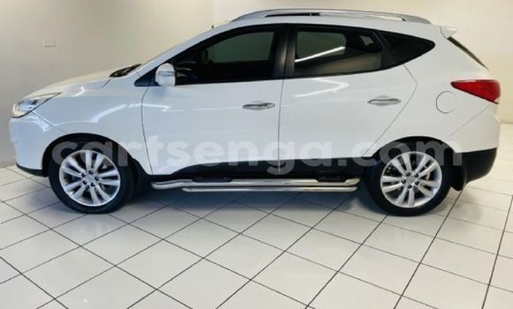 Nunua Ilio tumika Hyundai ix35 White Gari ndani ya Ezulwini nchini Hhohho Nunua Ilio tumika Hyundai ix35 White Gari ndani ya Ezulwini nchini Hhohho