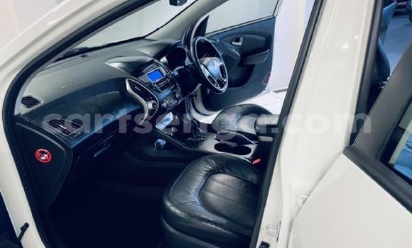 Nunua Ilio tumika Hyundai ix35 White Gari ndani ya Ezulwini nchini Hhohho Nunua Ilio tumika Hyundai ix35 White Gari ndani ya Ezulwini nchini Hhohho