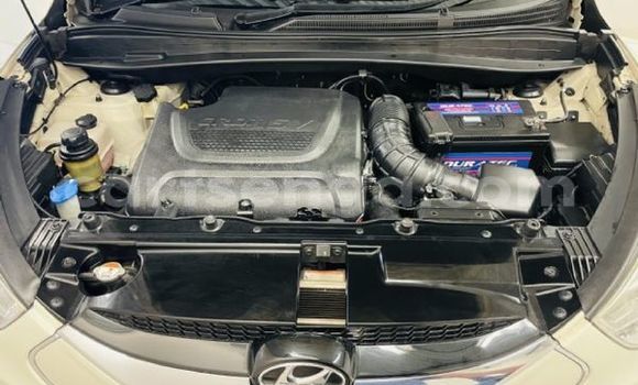 Nunua Ilio tumika Hyundai ix35 White Gari ndani ya Ezulwini nchini Hhohho Nunua Ilio tumika Hyundai ix35 White Gari ndani ya Ezulwini nchini Hhohho