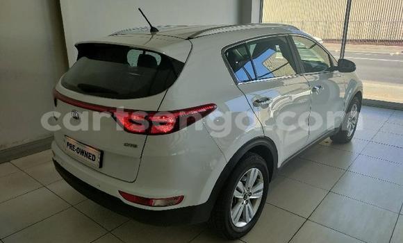 Nunua Ilio tumika Kia Sportage White Gari ndani ya Ezulwini nchini Hhohho Nunua Ilio tumika Kia Sportage White Gari ndani ya Ezulwini nchini Hhohho