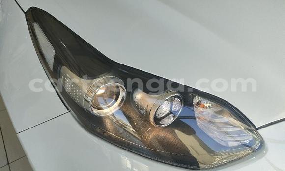 Nunua Ilio tumika Kia Sportage White Gari ndani ya Ezulwini nchini Hhohho Nunua Ilio tumika Kia Sportage White Gari ndani ya Ezulwini nchini Hhohho