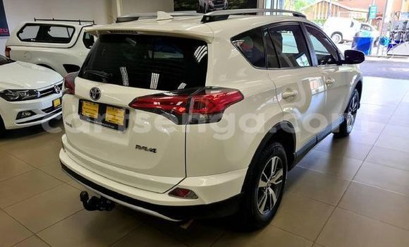 Acheter Occasion Voiture Toyota RAV4 Blanc à Ezulwini, Hhohho Acheter Occasion Voiture Toyota RAV4 Blanc à Ezulwini, Hhohho