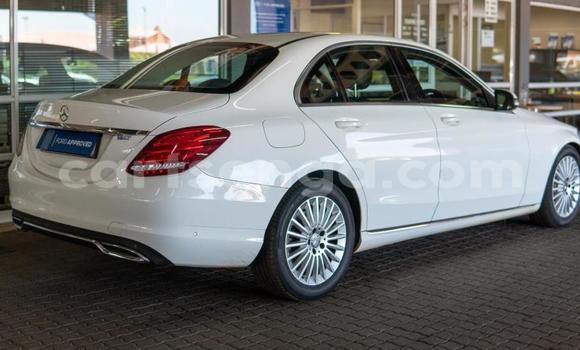Nunua Ilio tumika Mercedes‒Benz C–Class White Gari ndani ya Ezulwini nchini Hhohho Nunua Ilio tumika Mercedes‒Benz C–Class White Gari ndani ya Ezulwini nchini Hhohho
