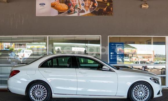 Nunua Ilio tumika Mercedes‒Benz C–Class White Gari ndani ya Ezulwini nchini Hhohho Nunua Ilio tumika Mercedes‒Benz C–Class White Gari ndani ya Ezulwini nchini Hhohho