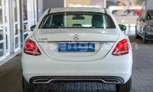 Nunua Ilio tumika Mercedes‒Benz C–Class White Gari ndani ya Ezulwini nchini Hhohho Nunua Ilio tumika Mercedes‒Benz C–Class White Gari ndani ya Ezulwini nchini Hhohho