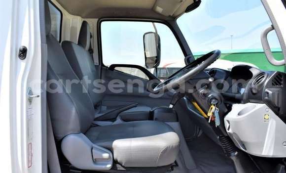 Acheter Occasion Utilitaire Hino 300 Series Blanc à Big Bend, Lubombo District Acheter Occasion Utilitaire Hino 300 Series Blanc à Big Bend, Lubombo District