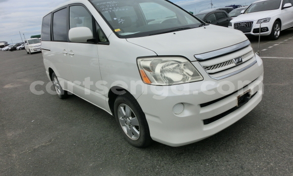 Acheter Occasion Voiture Toyota Noah Blanc à Big Bend, Lubombo District