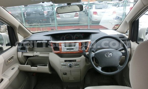 Acheter Occasion Voiture Toyota Noah Blanc à Big Bend, Lubombo District Acheter Occasion Voiture Toyota Noah Blanc à Big Bend, Lubombo District