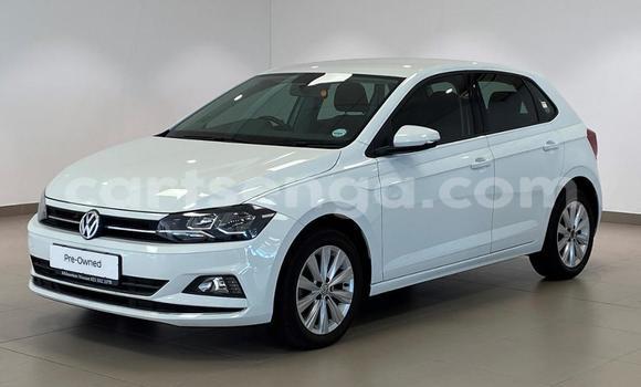 Nunua Ilio tumika Volkswagen Polo White Gari ndani ya Manzini nchini Manzini