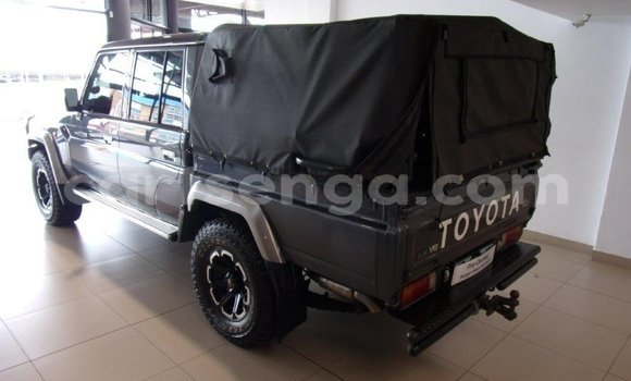 Buy Used Toyota Land Cruiser Black Car in Mbabane in Manzini Buy Used Toyota Land Cruiser Black Car in Mbabane in Manzini