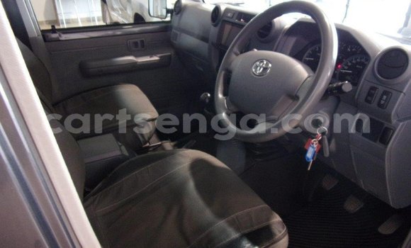 Buy Used Toyota Land Cruiser Black Car in Mbabane in Manzini Buy Used Toyota Land Cruiser Black Car in Mbabane in Manzini