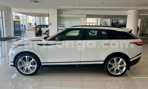 Nunua Ilio tumika Land Rover Range Rover Velar White Gari ndani ya Big Bend nchini Lubombo Nunua Ilio tumika Land Rover Range Rover Velar White Gari ndani ya Big Bend nchini Lubombo