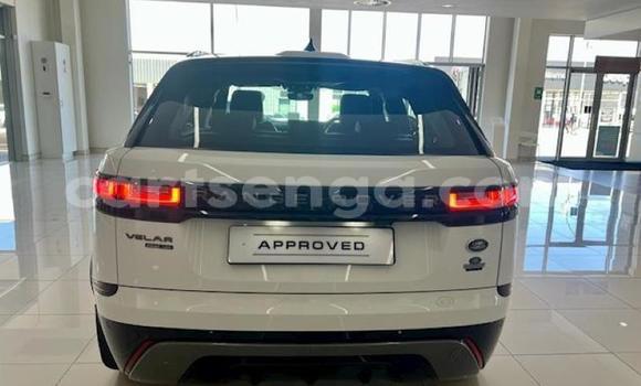 Nunua Ilio tumika Land Rover Range Rover Velar White Gari ndani ya Big Bend nchini Lubombo Nunua Ilio tumika Land Rover Range Rover Velar White Gari ndani ya Big Bend nchini Lubombo
