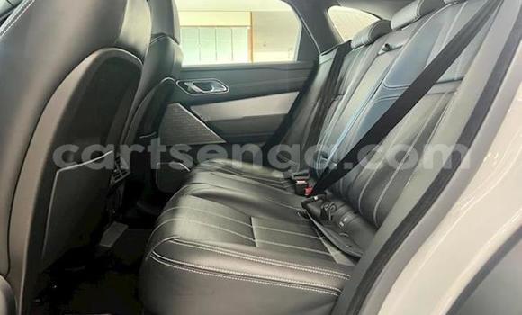 Nunua Ilio tumika Land Rover Range Rover Velar White Gari ndani ya Big Bend nchini Lubombo Nunua Ilio tumika Land Rover Range Rover Velar White Gari ndani ya Big Bend nchini Lubombo