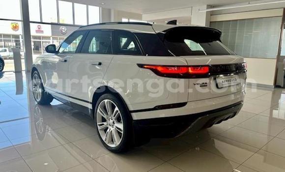 Nunua Ilio tumika Land Rover Range Rover Velar White Gari ndani ya Big Bend nchini Lubombo Nunua Ilio tumika Land Rover Range Rover Velar White Gari ndani ya Big Bend nchini Lubombo