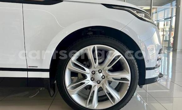 Nunua Ilio tumika Land Rover Range Rover Velar White Gari ndani ya Big Bend nchini Lubombo Nunua Ilio tumika Land Rover Range Rover Velar White Gari ndani ya Big Bend nchini Lubombo