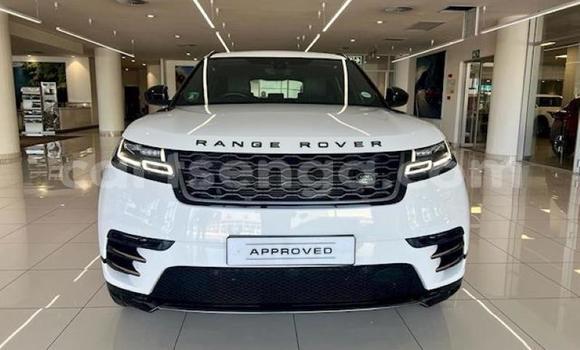 Nunua Ilio tumika Land Rover Range Rover Velar White Gari ndani ya Big Bend nchini Lubombo Nunua Ilio tumika Land Rover Range Rover Velar White Gari ndani ya Big Bend nchini Lubombo