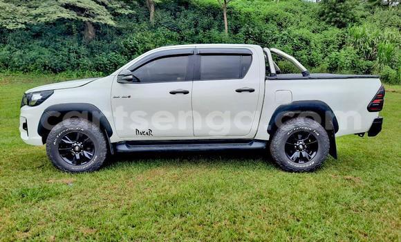 Buy Used Toyota Hilux White Car in Ezulwini in Hhohho