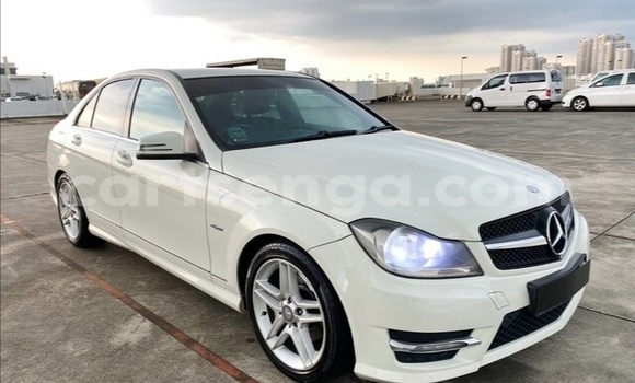 Nunua Ilio tumika Mercedes‒Benz C–Class White Gari ndani ya Mbabane nchini Manzini