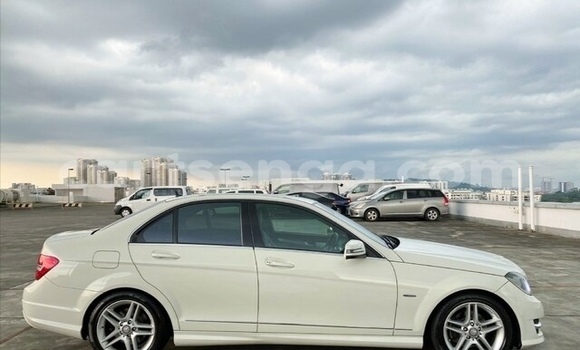 Acheter Occasion Voiture Mercedes‒Benz C–Class Blanc à Mbabane, Manzini Acheter Occasion Voiture Mercedes‒Benz C–Class Blanc à Mbabane, Manzini